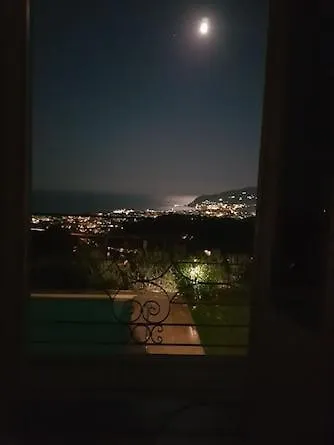 Fabulous Italian With Panoramic Sea View Vila