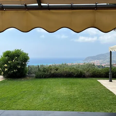 Fabulous Italian With Panoramic Sea View Vila
