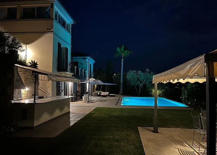 Fabulous Italian With Panoramic Sea View *