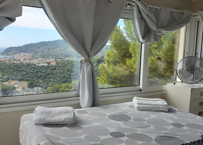 Fabulous Italian With Panoramic Sea View *